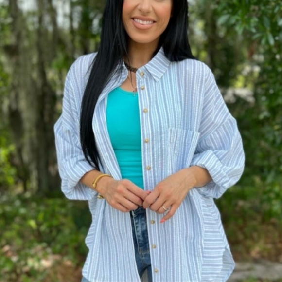 Nwt Boutique Brand lightweight button down shacket - Picture 5 of 9